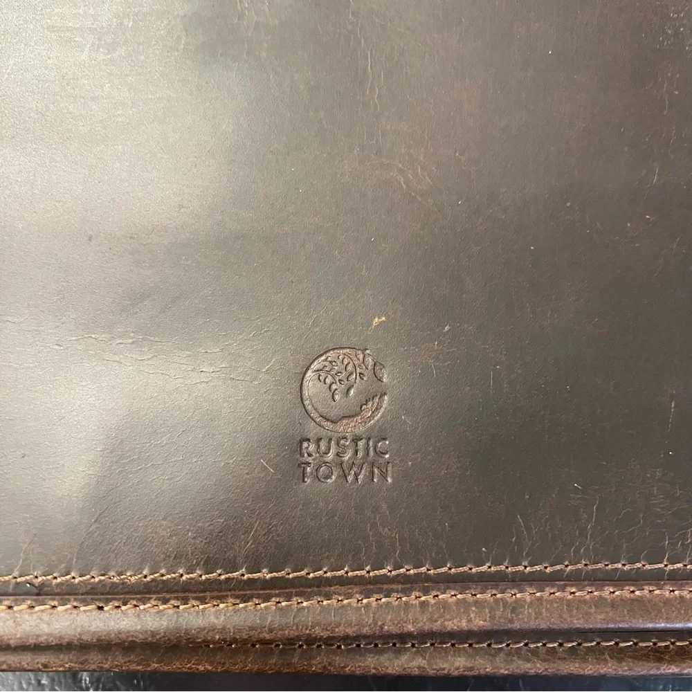 RUSTIC TOWN Brown LEATHER MESSENGER BAG Briefcase Computer LAPTOP BAG‎